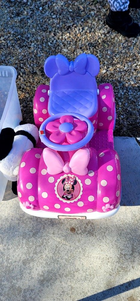 Minnie Mouse Electrical Car