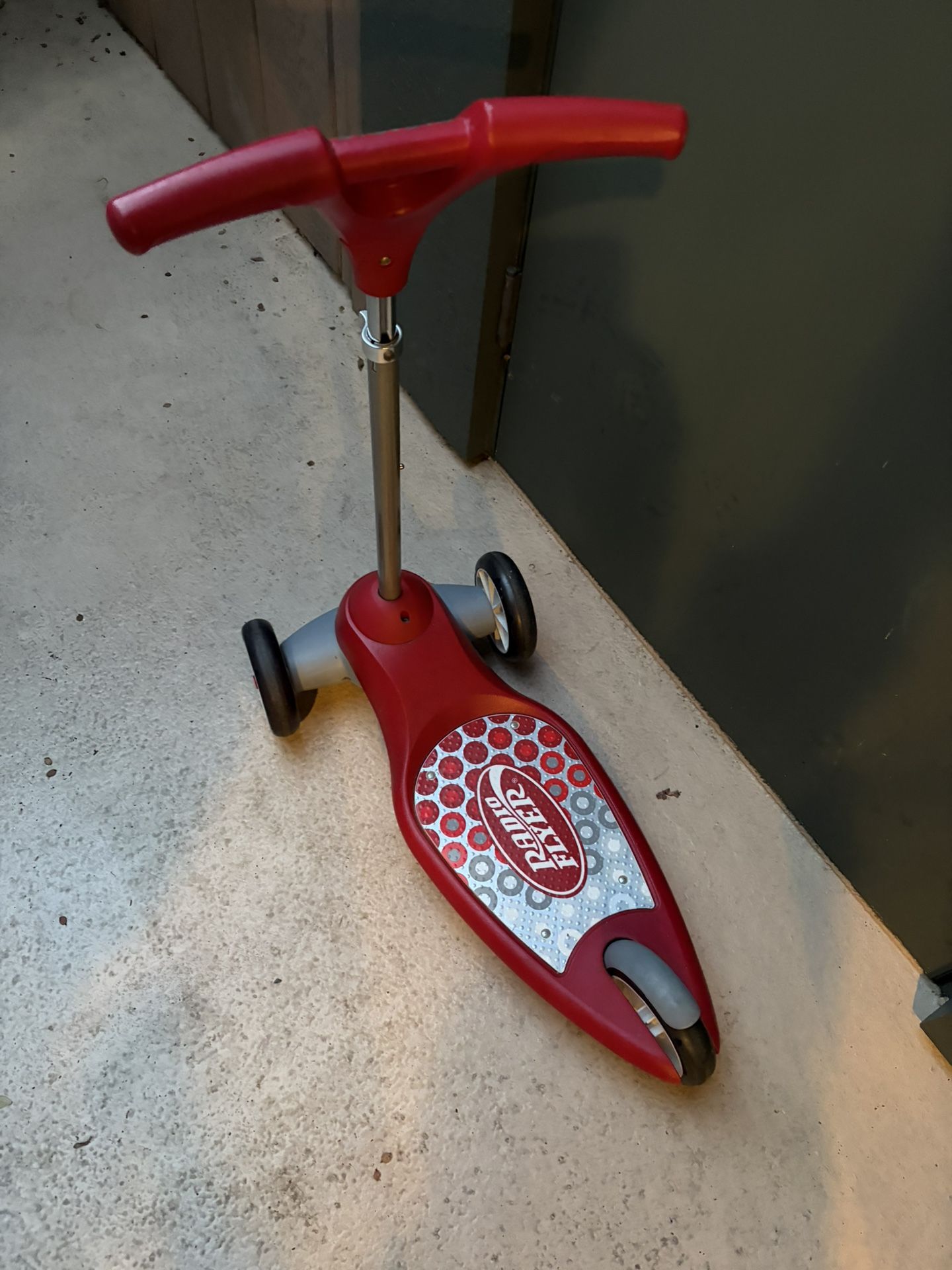Radio Flyer Scooter. Hardly Used