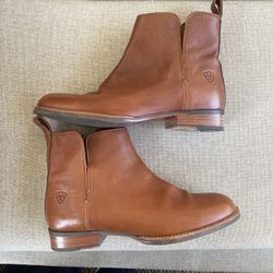 9.5 Ariat Women’s Boots Great Condition 