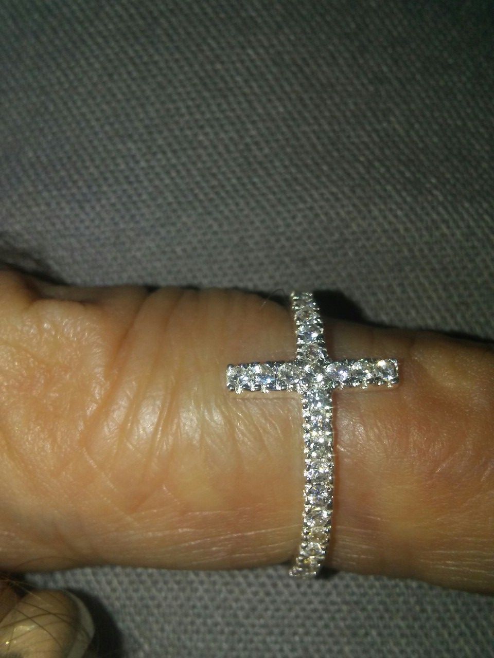 Sterling silver ring. Cross