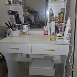 Vanity With Chair