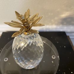 Crystal Pineapple Paperweight w/ Gold Leaves 4.5”T