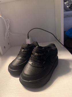 Black Nike toddler shoes
