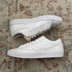 Nike Wmns Blazer Low '77 'Triple White' In Excellent condition 11 Women’s