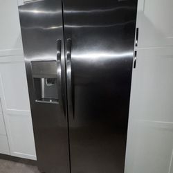 Frigidaire Refrigerator 