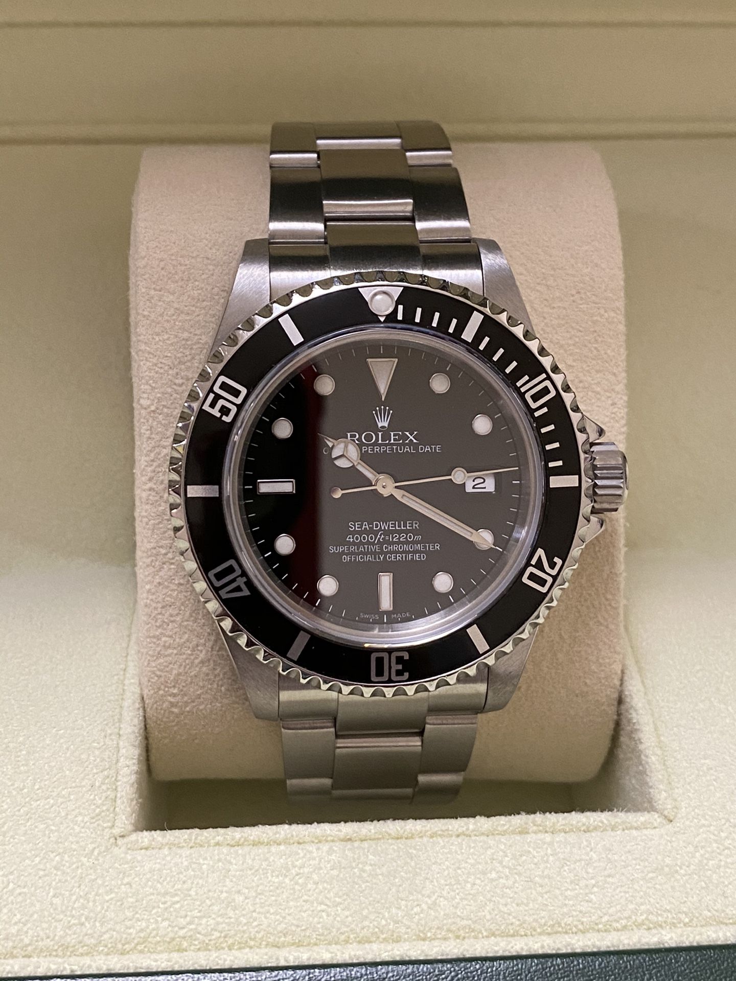 Rolex sea dweller 16600