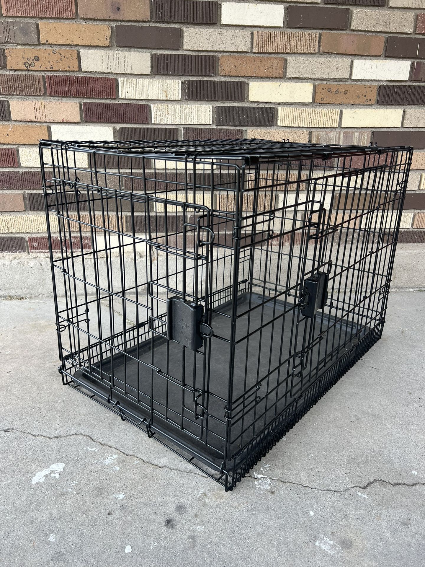 Used 30 Inch Medium Dog Crate, Heavy Duty
