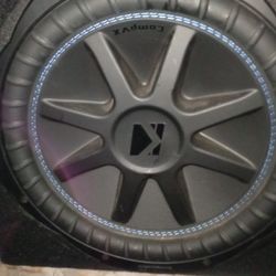'12 Inch Kicker Subwoofer With Kicker Amp 