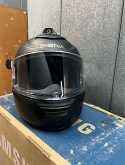 Sena Momentum Pro Smart Motorcycle Helmet – Camera + Bluetooth (Size Medium)