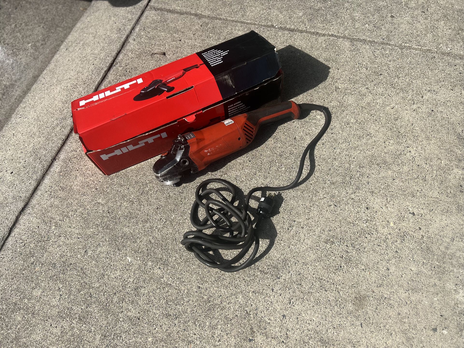 Hilti AG700-14D 7" Angle Grinder $190
