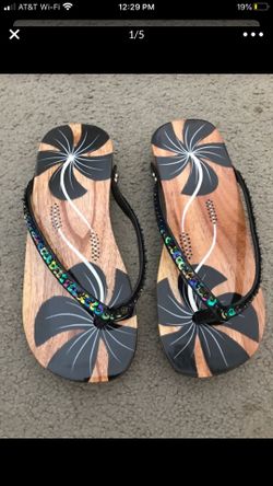 HAWAIIAN WOODEN SANDALS