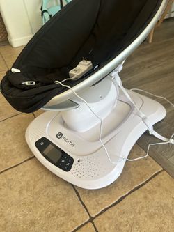 4  moms swing