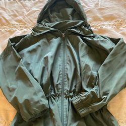 WOMENS SMALL CALIA JACKET CINCHES AT WAIST LIGHT WEIGHT WITH HOOD LIGHT WEIGHT 
