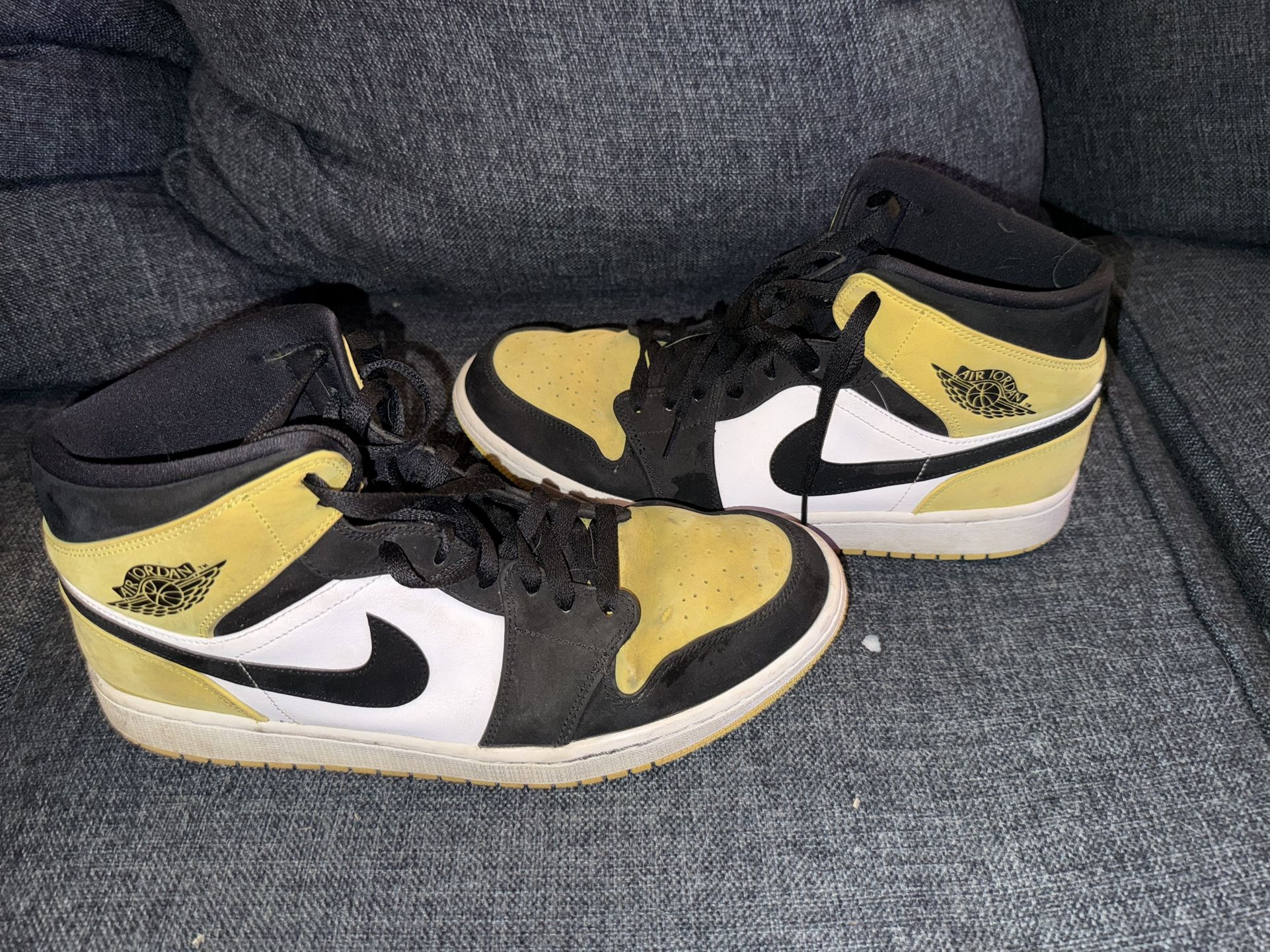 Jordan 1 Mids