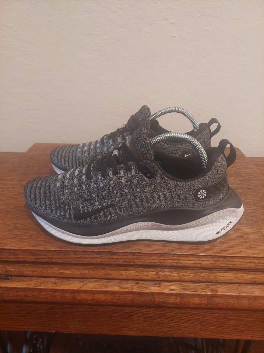 Nike React Infinity Run 4 Athletic Running Shoes
Men's Size 8.5