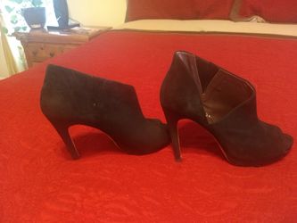BCBG MAXAZRIA SHOES SZ 6.5