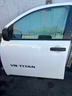 Nissan Titan Front Door Driver Side LH White Electric 2008 - 2014 ; J445