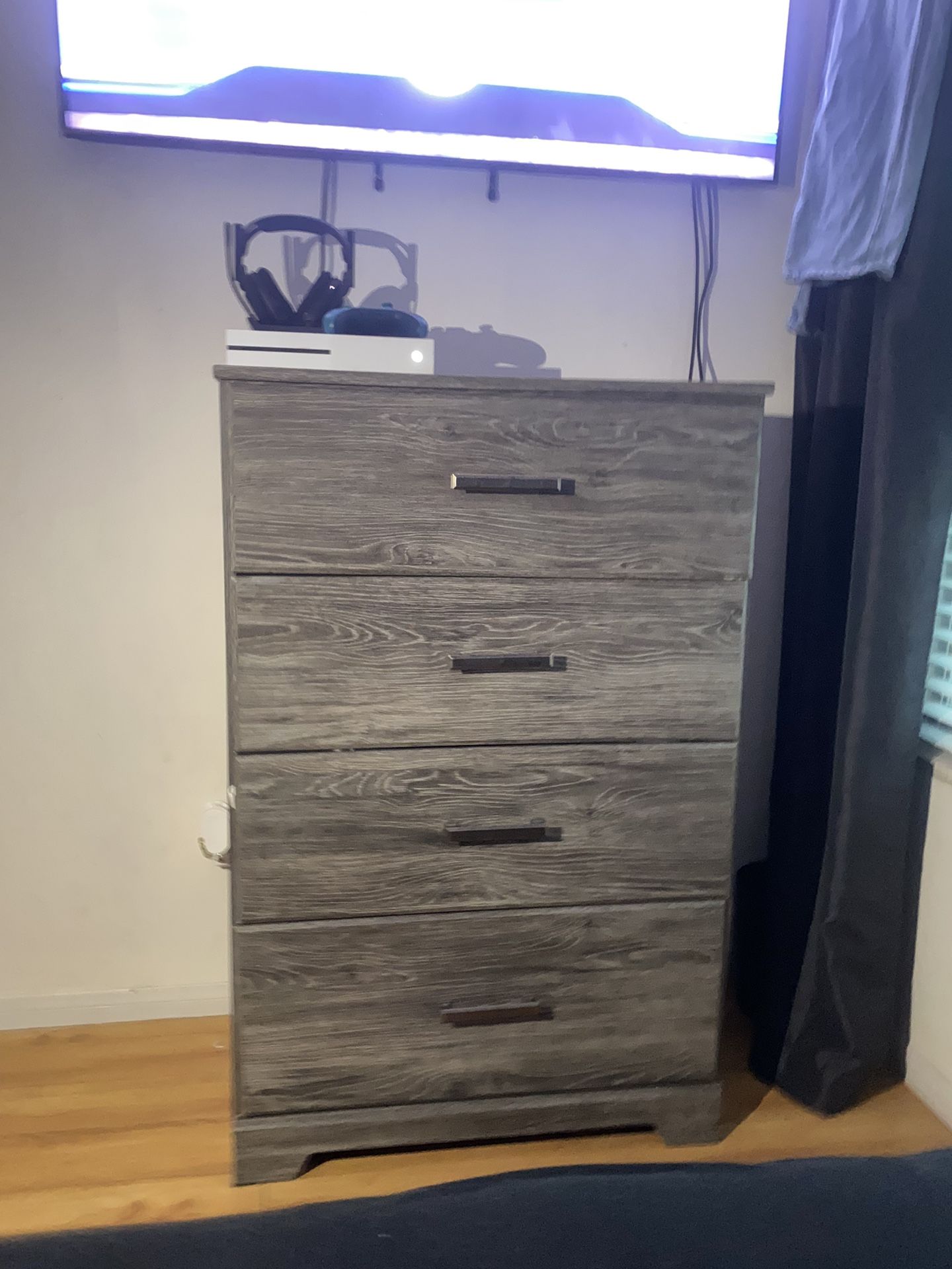 Grey Dresser