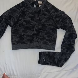 GymShark Long Sleeve Crop Top