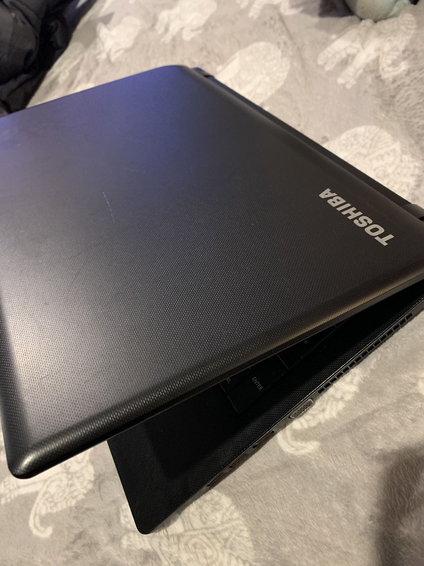 2015 Toshiba satellite laptop