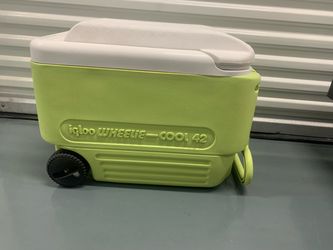 Vintage Igloo Wheelie Cool 42 Rolling Cooler lime green
