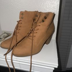 Brown Boots 👢 
