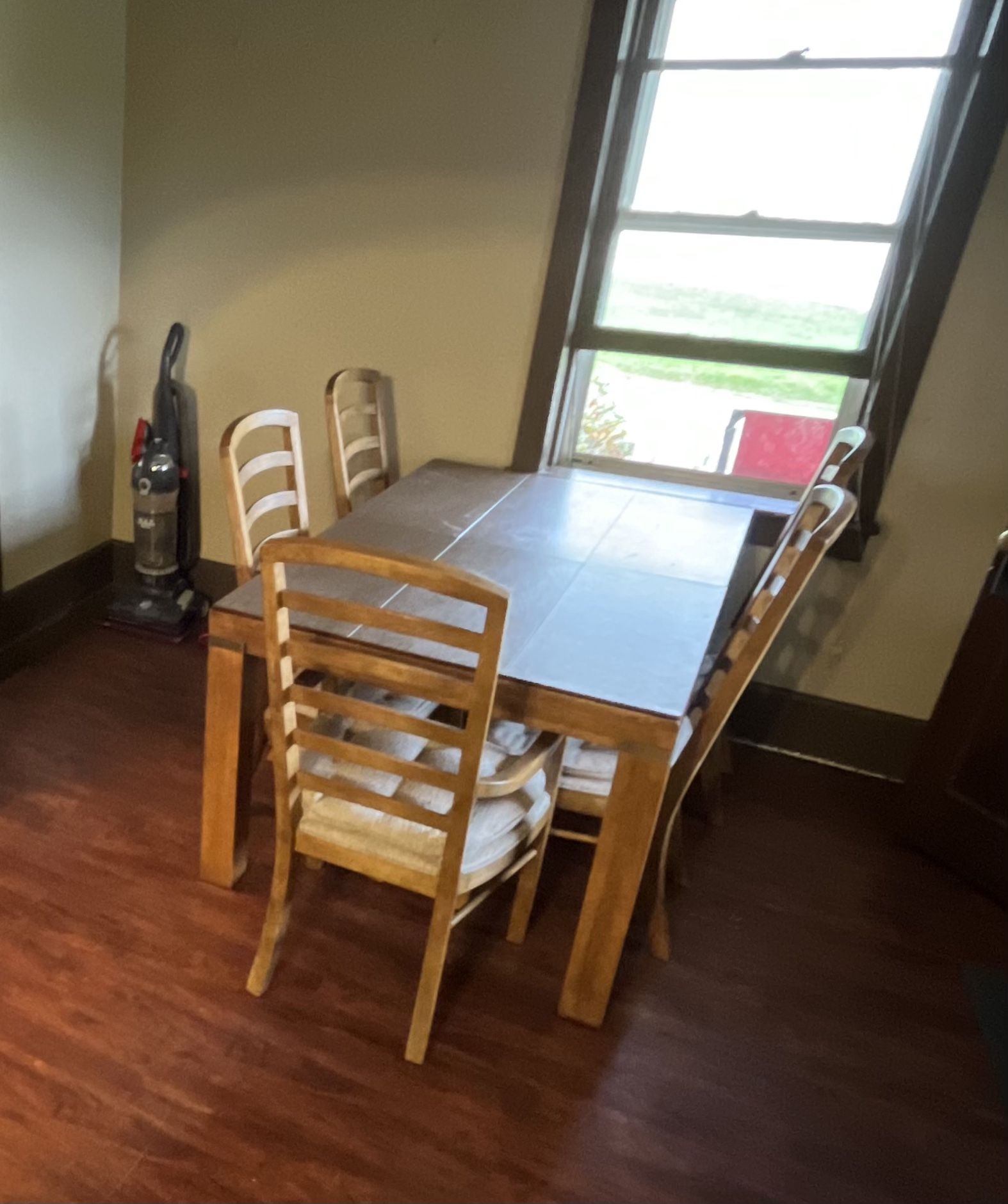 Dining Room Set w/ Hutch