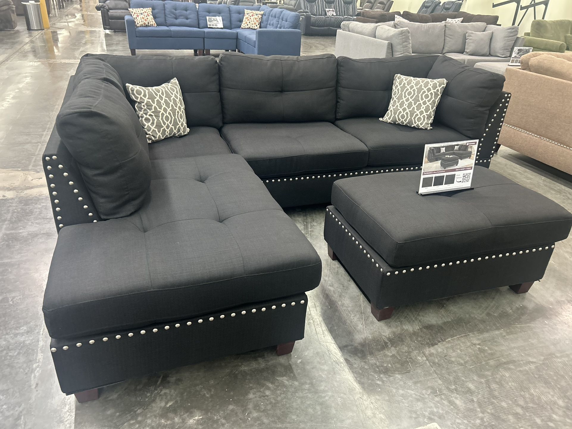 3 Piece Modern Black Sectional Set! 