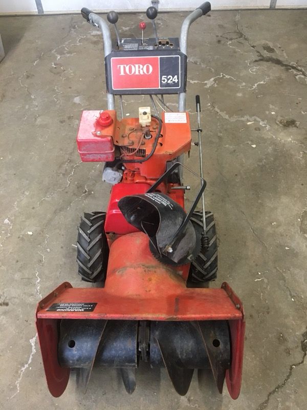 Toro 524 24” Snowblower with New Lugger Tires