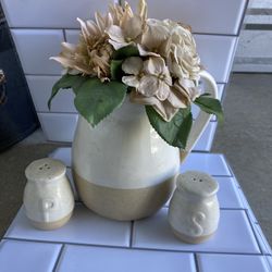 home decor for $5  lamp, closet stand, etc 