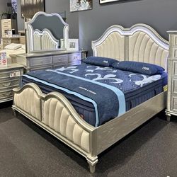 Silver Bedroom Set With LeD Lights Wood Silver NEW 4 Pcs 