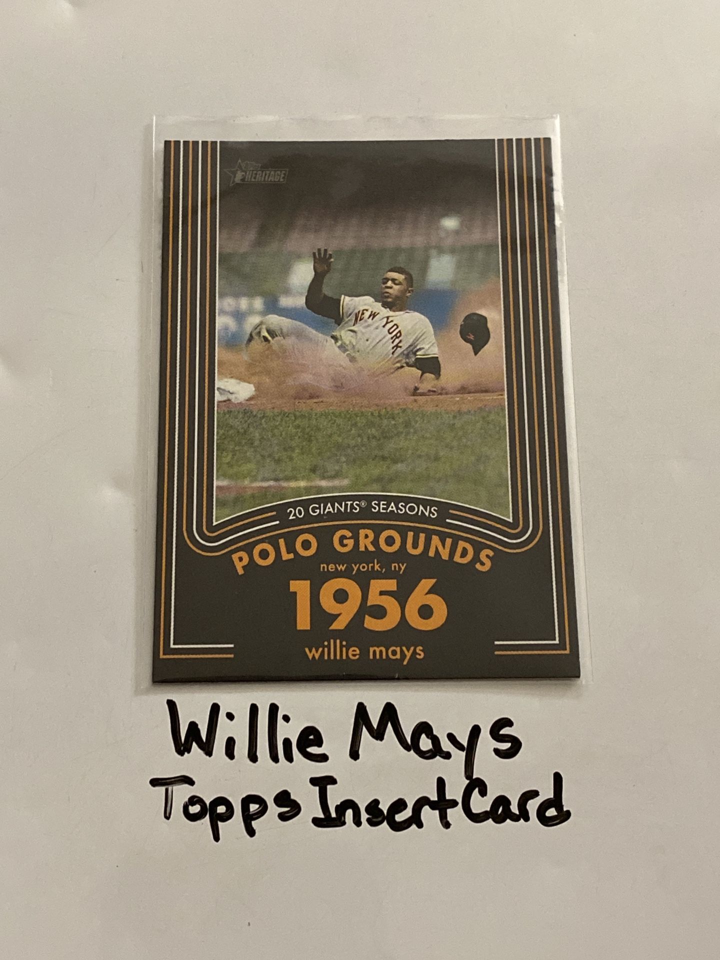 Willie Mays San Francisco Giants Hall of Fame Centerfielder Topps Short Print Insert Card. 