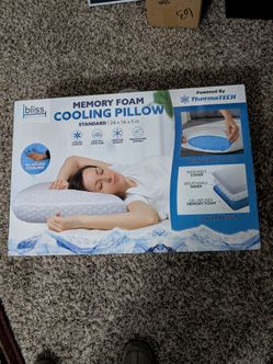 Memory foam cooling pillow