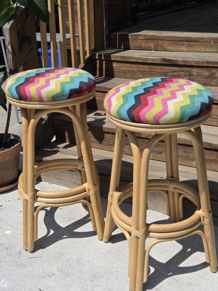 Rattan Preloved Multi Colored Chevron Pattern Cushioned Barstools 