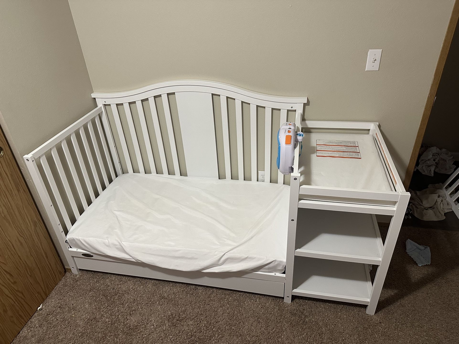 Toddler Bed/ Crib
