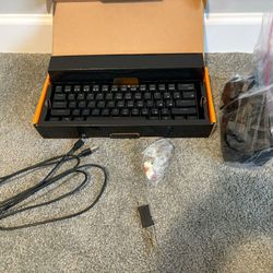 Royal Kludge RK60 RGB Keyboard with Razer Keycaps