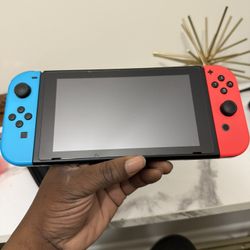 Nintendo Switch 
