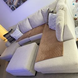 Cambri 2-Piece Sectional with Chaise & Ottoman