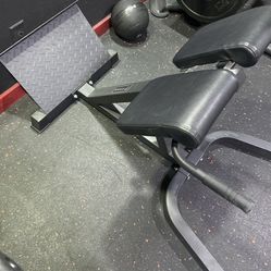 Titan Fitness Back Extension Machine / Roman Chair – Heavy Duty