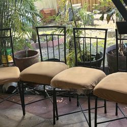 4 Black Dinning Chairs 