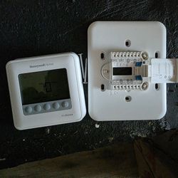 Honeywell T4 Pro Thermostat 
