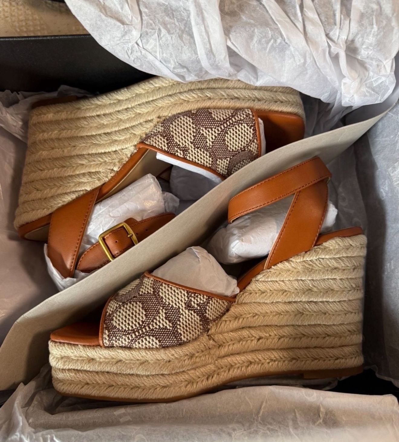 NEW COACH WEDGES SIZE 5