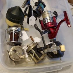 Tub Of Vintage  Reels AS IS