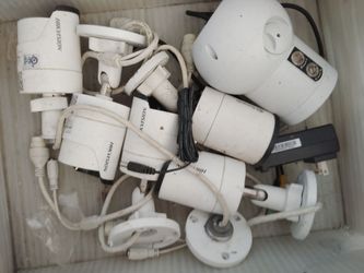 Hikvision camera bundle, $300 all... Pick up Sayville ny11782