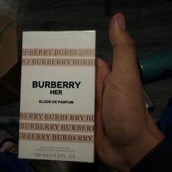 Burberry Her Perfume 