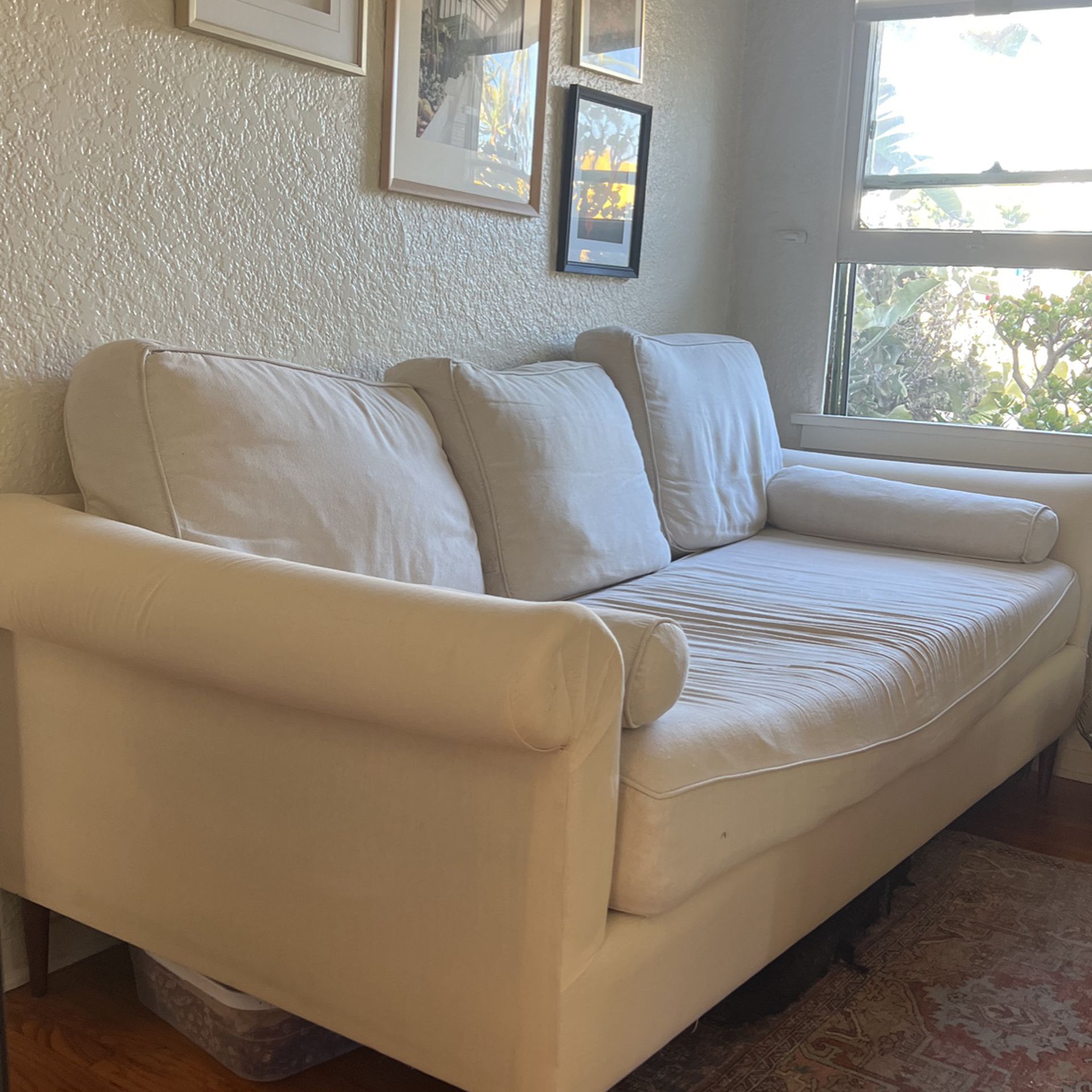 linen couch!