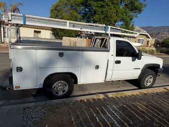 Chevy Silverado 25000 HD Utility truck