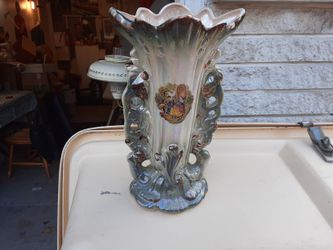 Beautiful VINTAGE Vase LOTS of Colors ONE SMALL chip At Very Bottom