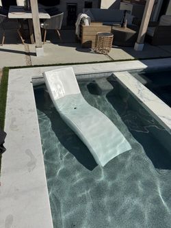 Step2 Submersible lounge chair