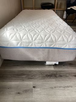 Tempur-Pedic Adjustable Bed with Mattress